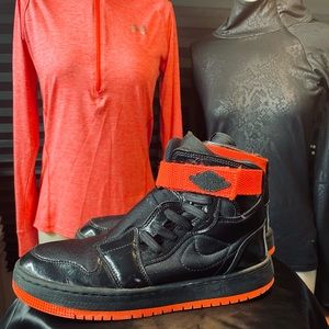 Nike Womens Air Jordan 1 Nova XX Basketball shoe Black Crimson size 9